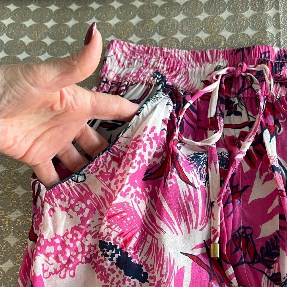CHUFY Pink Floral High Waist Women's Shorts Size XS - Picture 6 of 8